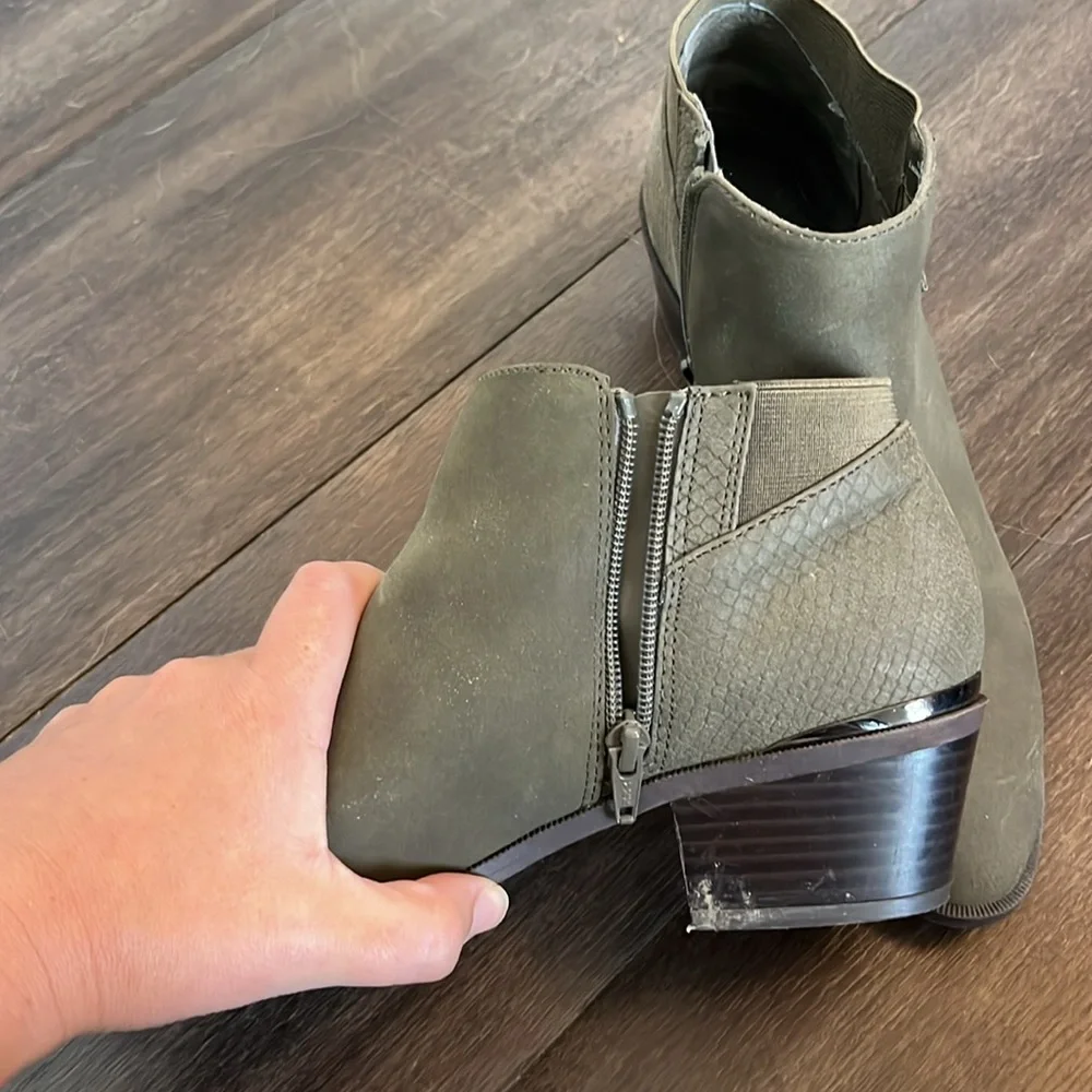 Simply Vera Side Zip Ankle Booties in Vienna Olive